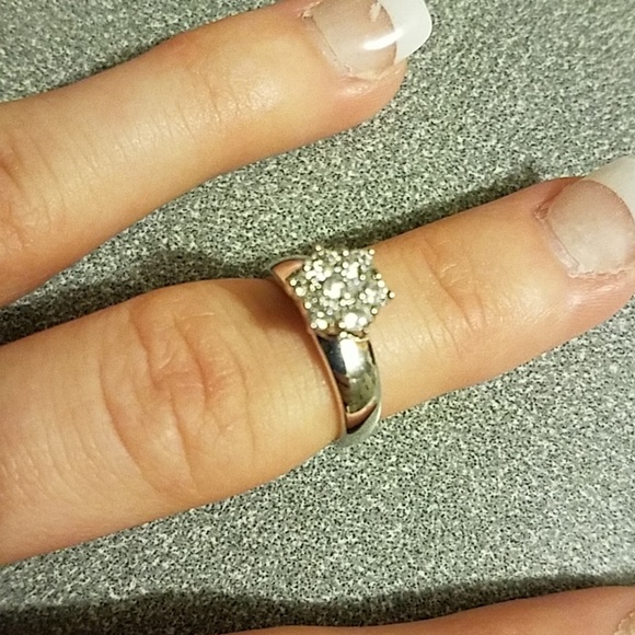 Ring - Picture 2 of 4